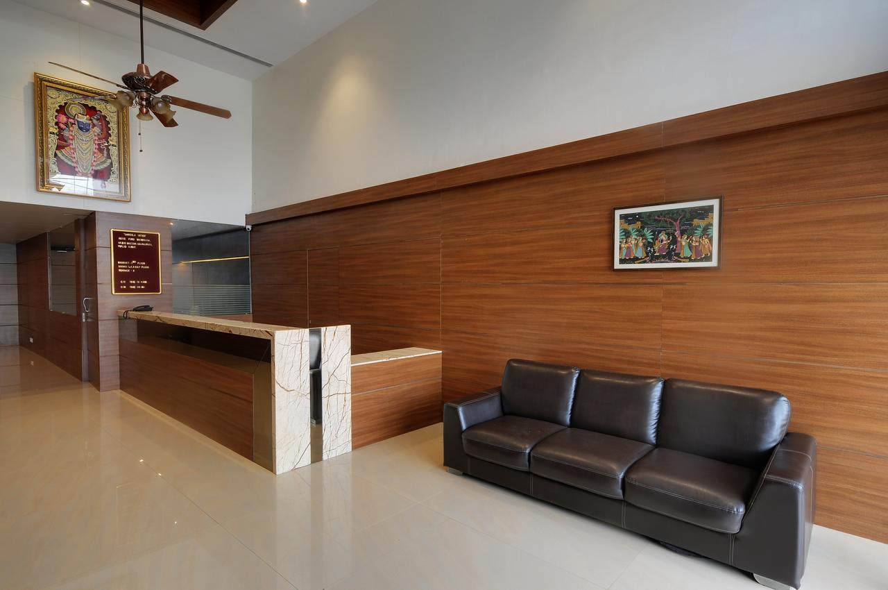Shreeji Vatika Hotel Surat Exterior photo