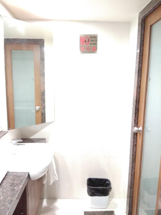Shreeji Vatika Hotel Surat Exterior photo