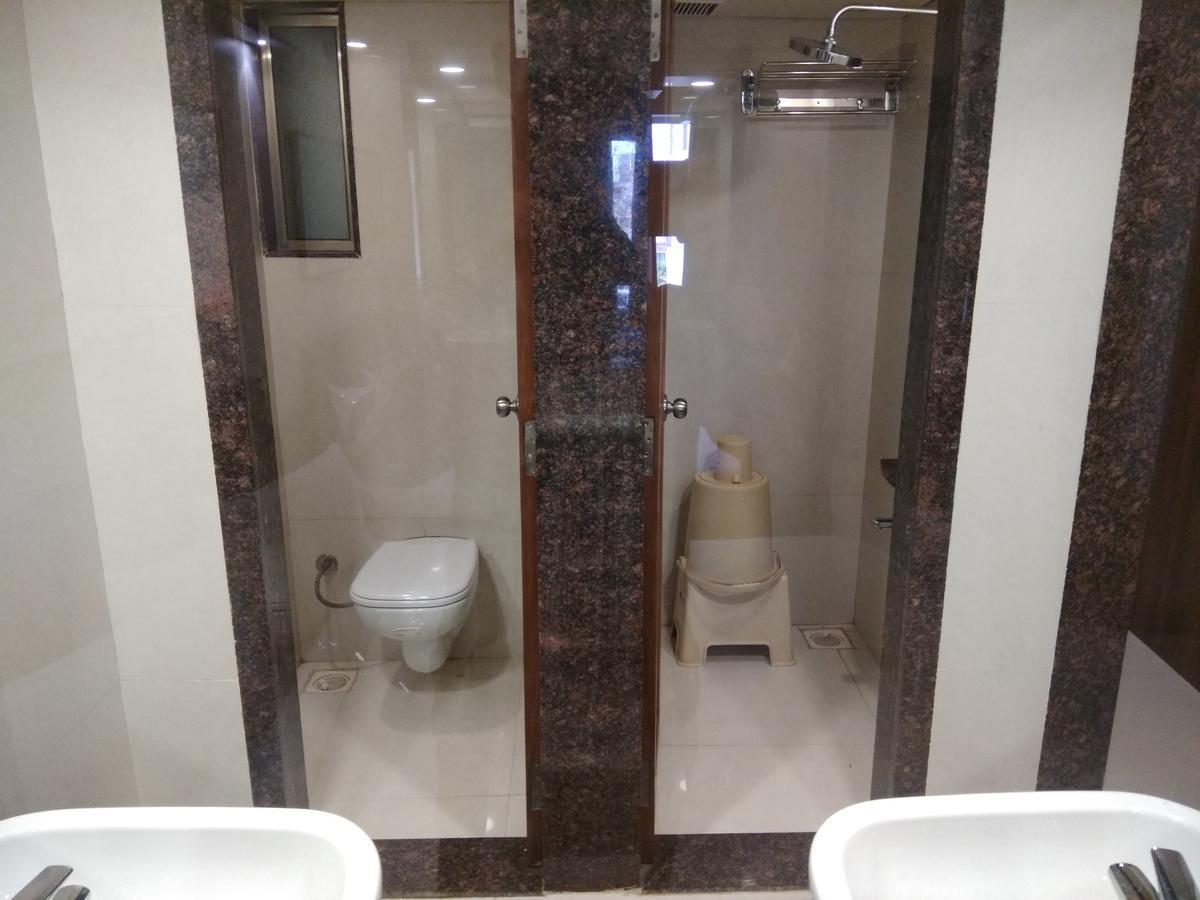 Shreeji Vatika Hotel Surat Exterior photo
