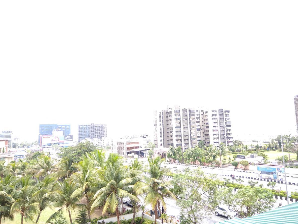 Shreeji Vatika Hotel Surat Exterior photo