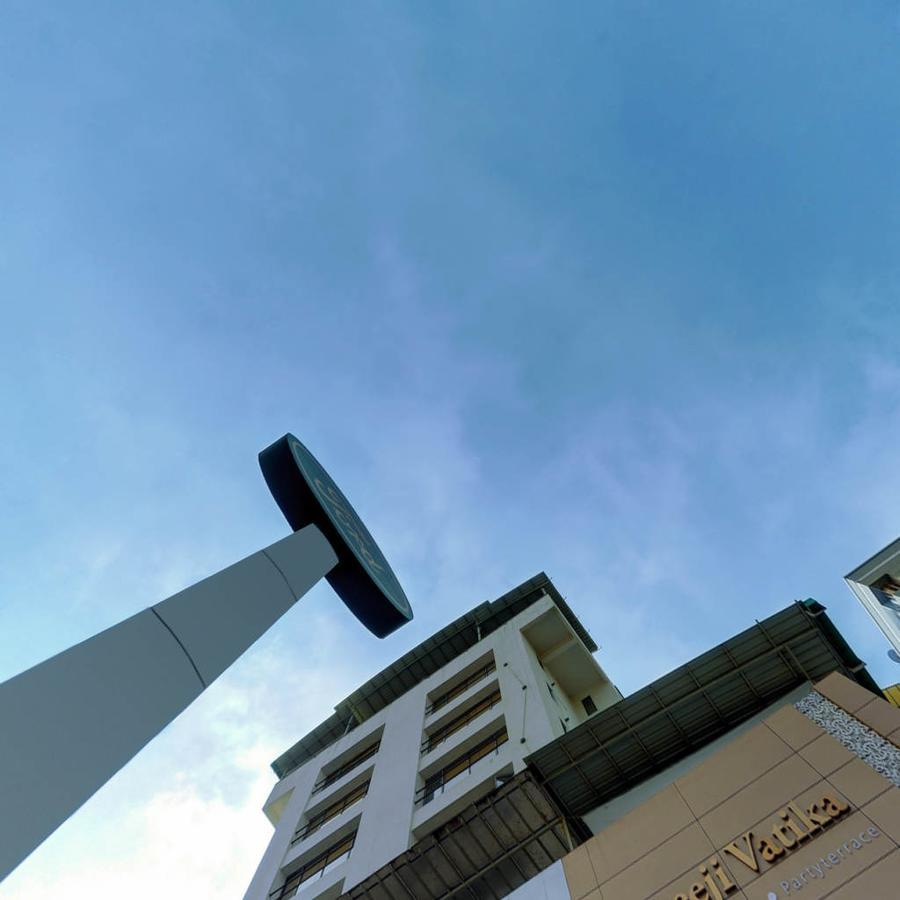 Shreeji Vatika Hotel Surat Exterior photo